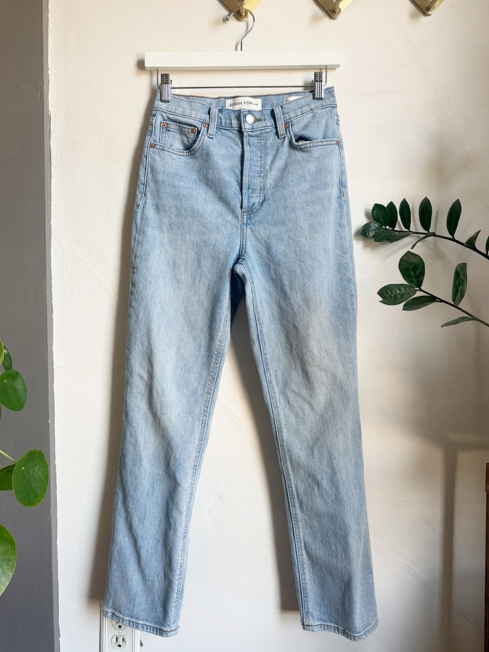 (Flaws) Denim Forum The Arlo High Rise Straight in Blondie Bleu